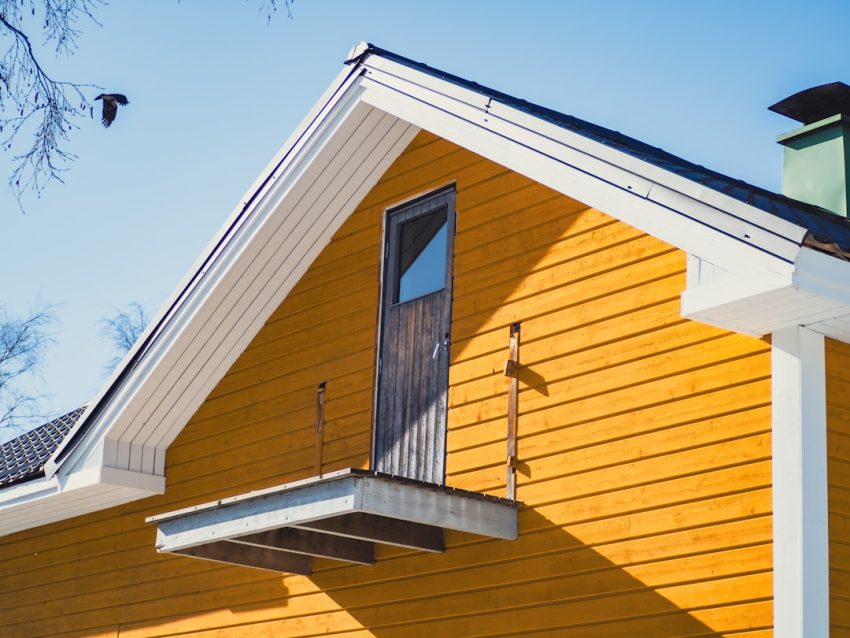 Photo Damaged siding